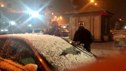 Kars'ta gece boyu kar eğlencesi