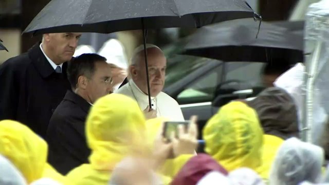El papa denuncia en Hiroshima el crimen de las armas nucleares