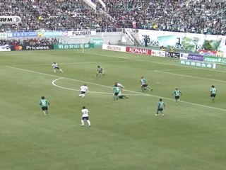 لقطة: كرة قدم: هدف ناكاجاوا يدفع بيوكوهاما الى الصدارة