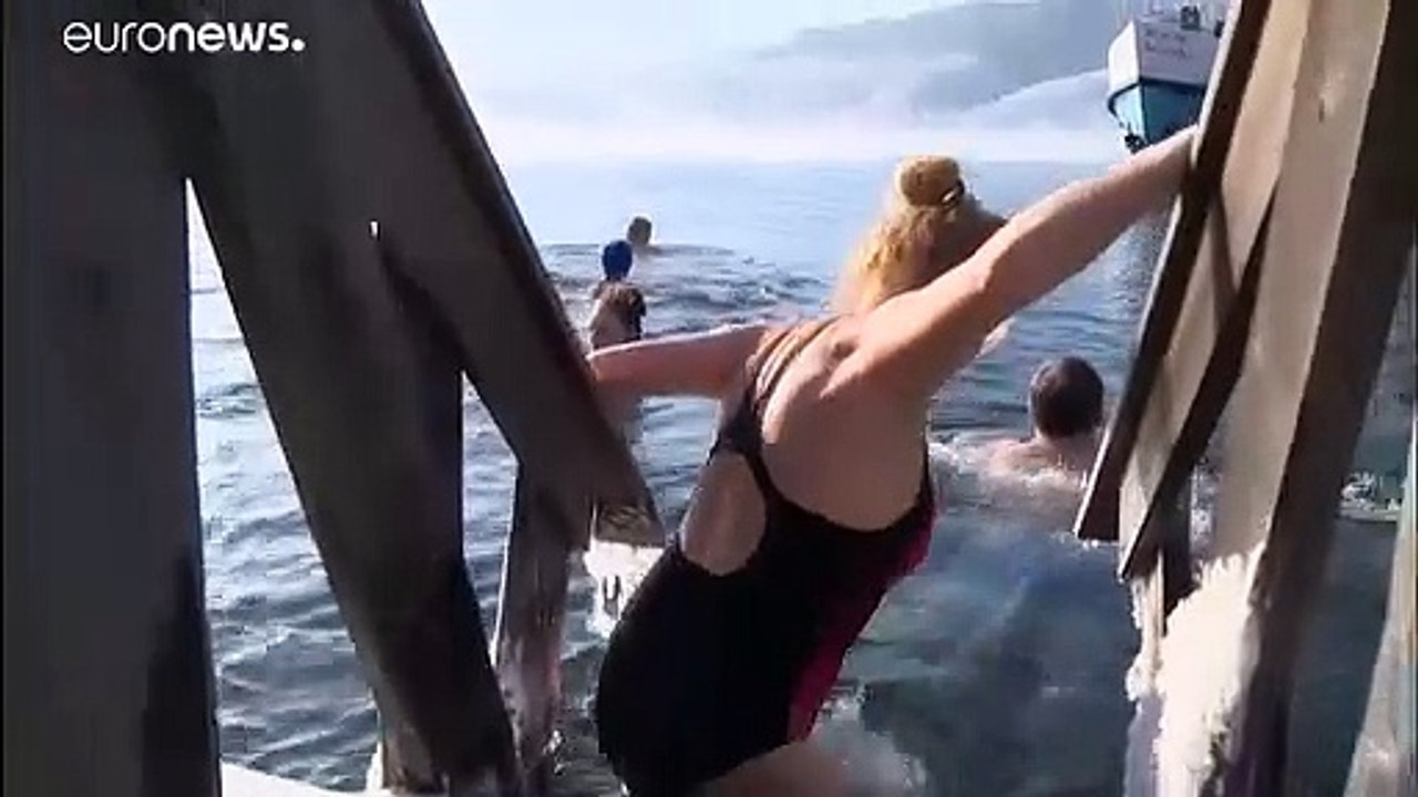 Bei 4 Grad in den Baikalsee