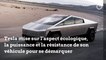 Tesla dévoile son pickup futuriste, le Cybertruck