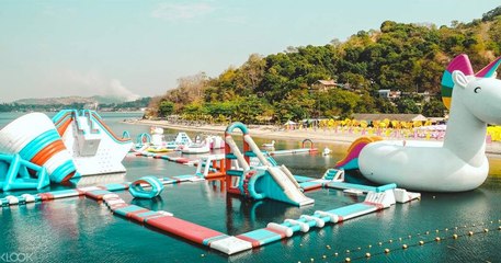 Inflatable Island, l'ile des licornes, découvrez un parc d'attractions aquatique féérique