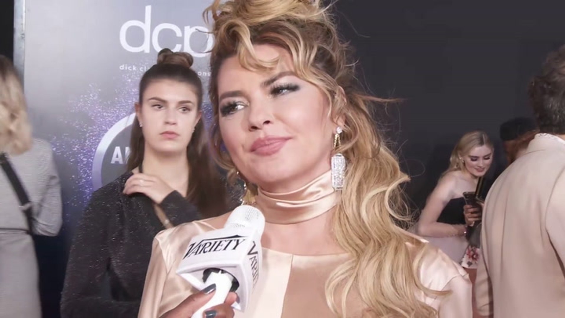 Shania Twain on Why Taylor Swift is an Artist of the Decade