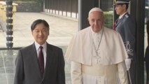 El papa se reúne con el emperador Naruhito y con víctimas de Fukushima