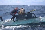 La Guardia Civil atrapa en la costa de Galicia un sofisticado narcosubmarino con tres toneladas de cocaína a bordo