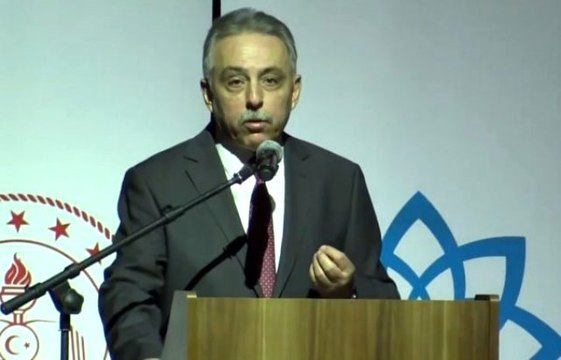 Birader öğretmen misin? diyerek öğretmeni azarlayan Vali açıklama yaptı: Kızdığım kişi öğretmen değil, muhabir