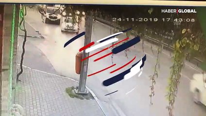 Minibüsün altında 1 kilometre sürüklenen yaşlı adamın feci sonu!