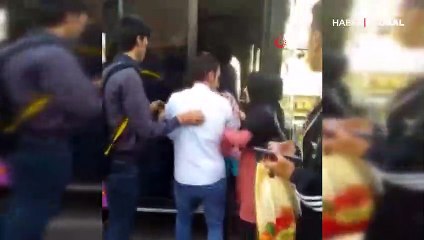 Otobüste kavga çıktı, şoför ayırmayanları azarladı