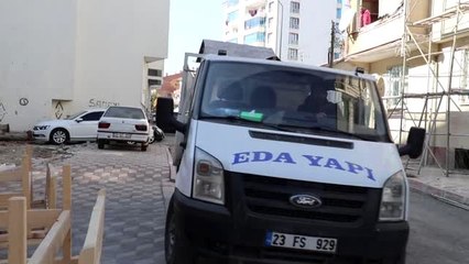 Komşular şikayet edince kümesi kamyonete kurdu