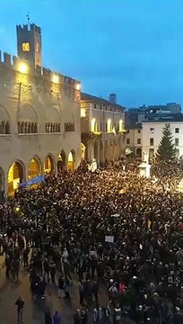 Sardine a Rimini, oltre 7mila persone in piazza Cavour (24.11.19)