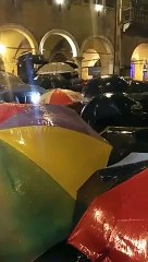 Perugia - Le sardine umbre sfidano Salvini e il maltempo (24.11.19)