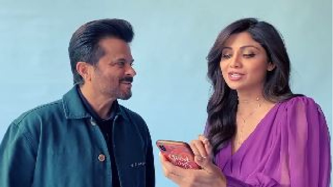 Shilpa Shetty turns journo, asks Anil Kapoor his fitness secrets