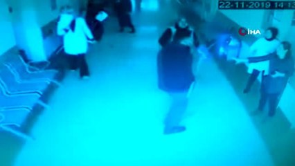 Eşine bağırdığını iddia ettiği doktorun odasını fırçayla basan şahıs kamerada