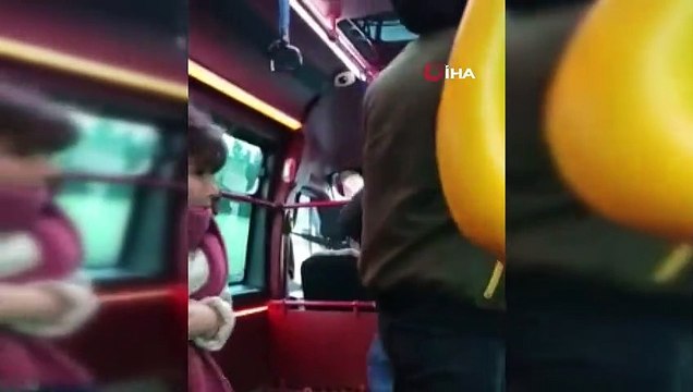 Yolcular dehşete düştü... Minibüsçülerin beyzbol sopalı yolcu kapma kavgası kamerada