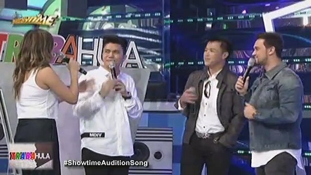 Jeric Raval, naki-rap kasama ang madlang people!