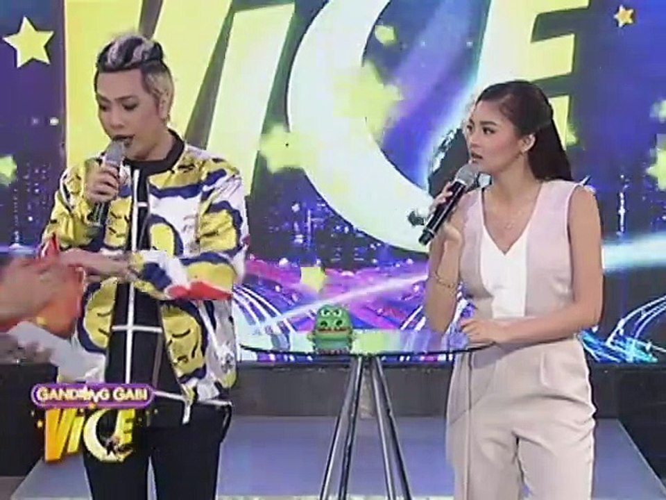 Kim, sinagot ang mga tanong ng kanyang fans