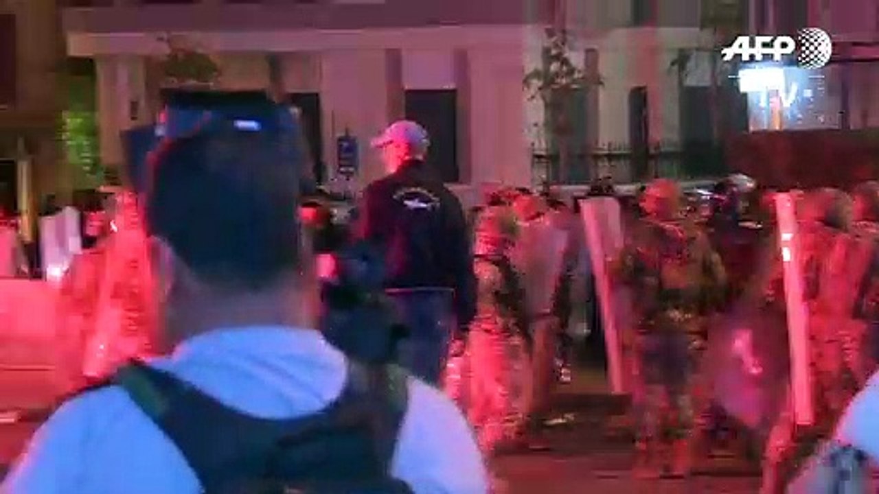 Hezbollah supporters attack Lebanon anti-graft protesters