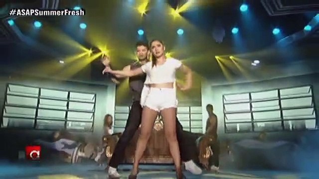 Maja, Sarah, MJ, Jamie plus the hottest boys Rayver and Arron in a sizzling summer dance number
