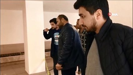 Dolabın altında kalan çocuk hastanelik  oldu