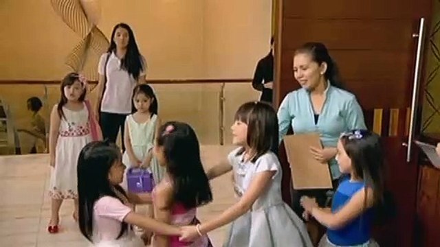 Kara, iniwan pansamantala sina Becca at Hannah kay Alex