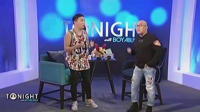 Ryan Bang dinemonstrate kay Boy Abunda kung paano gawin ang “selfie dance”