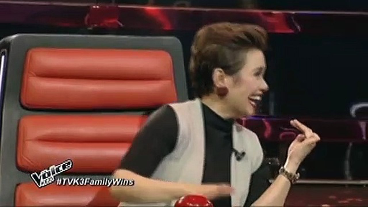 Coach Sharon, hinawakan ang Voice Kids trophy ng Kamp Kawayan