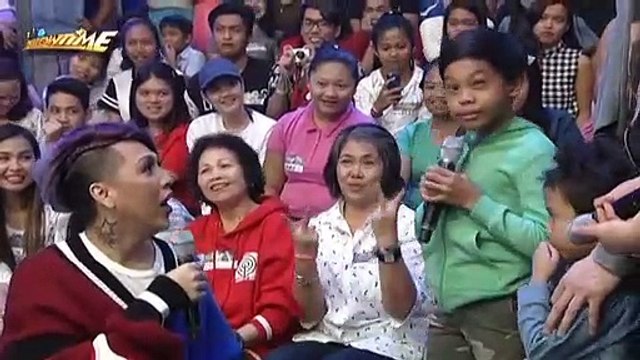 Makmak, nagsample ng kanyang trending na pag-aura