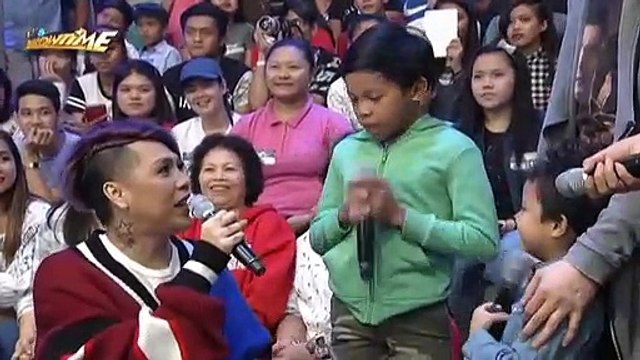 Macmac, nagsample ng kanyang trending na pag-aura