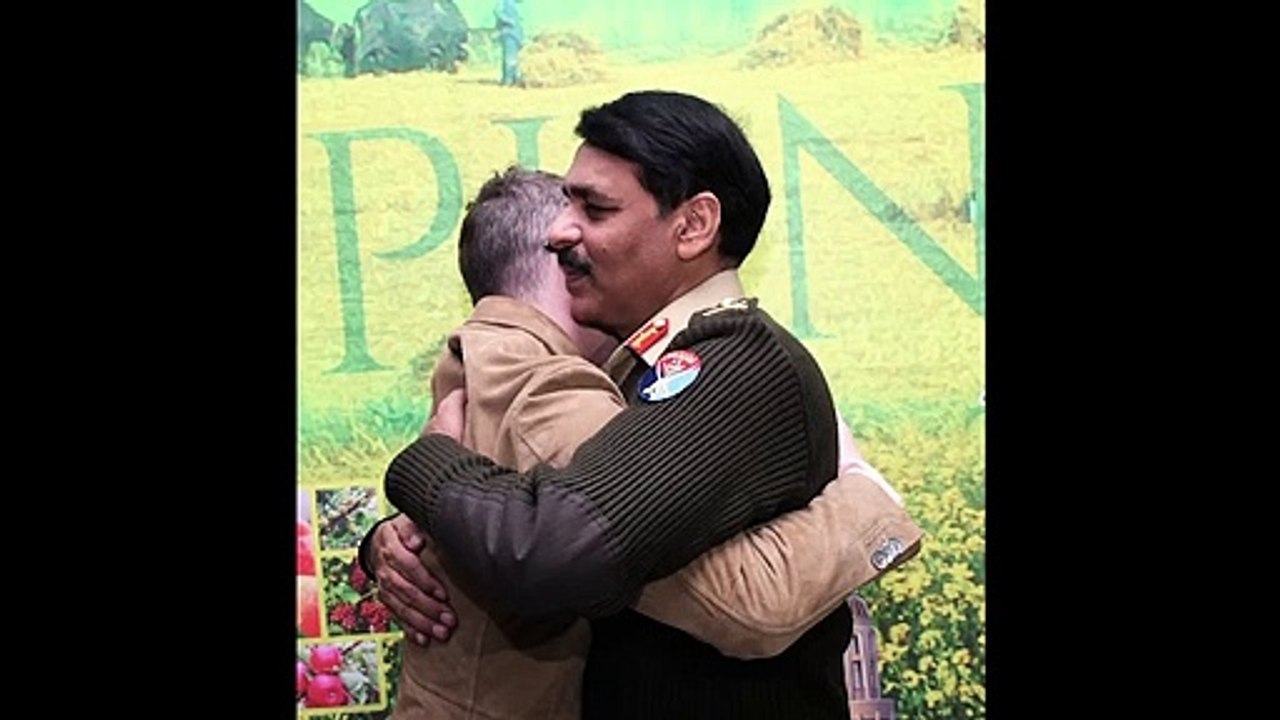 DG ISPR meet Akcent