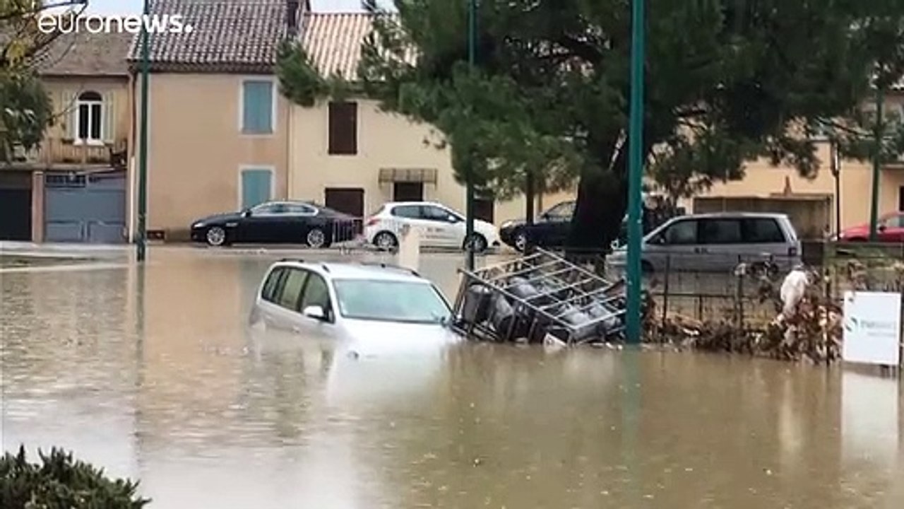 Wetter spielt verrückt: 4 Tote und eine eingestürzte Autobahnbrücke