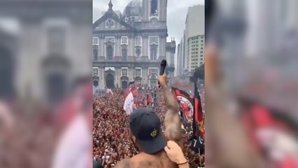 L'incroyable ambiance pour le retour des joueurs de Flamengo