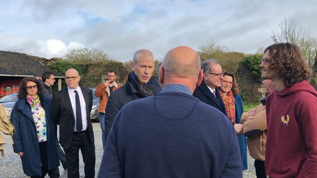 Quimper. Le ministre de la Culture Franck Riester visite très tôt le théâtre et le musée