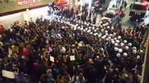 Taksim’de kadına yönelik şiddete karşı bir araya gelen kadınlara polis müdahalesi!