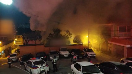 서울 사찰에서 불...30분 만에 진화 / YTN