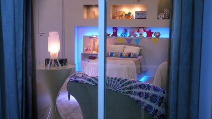 Luísa chora e é consolada por Poliana | As Aventuras de Poliana