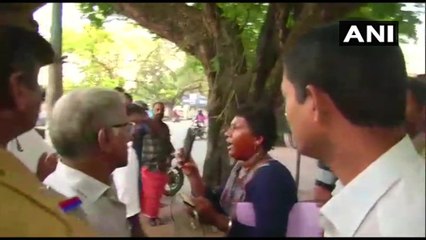 Bindu Ammini was attacked with chilli spray | Oneindia Malayalam