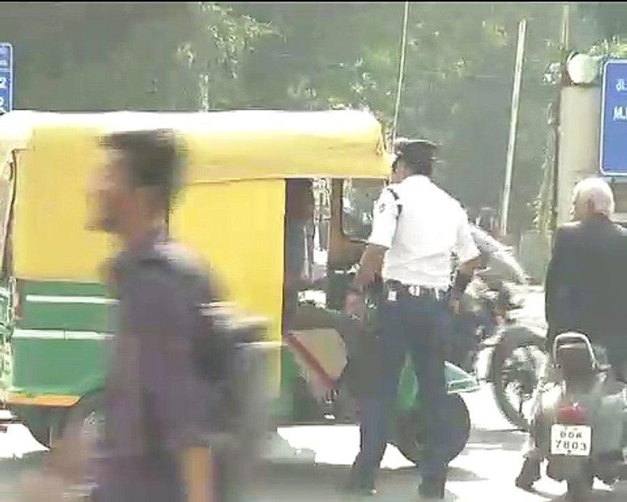 ऑटो चालक से मारपीट पर ट्रैफ़िक कॉप रंजीत का बयान