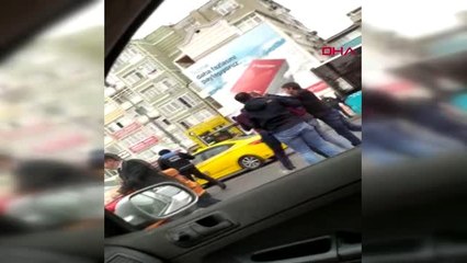 İstanbul-fatih'te trafikteki kavgayı zabıta ayırdı