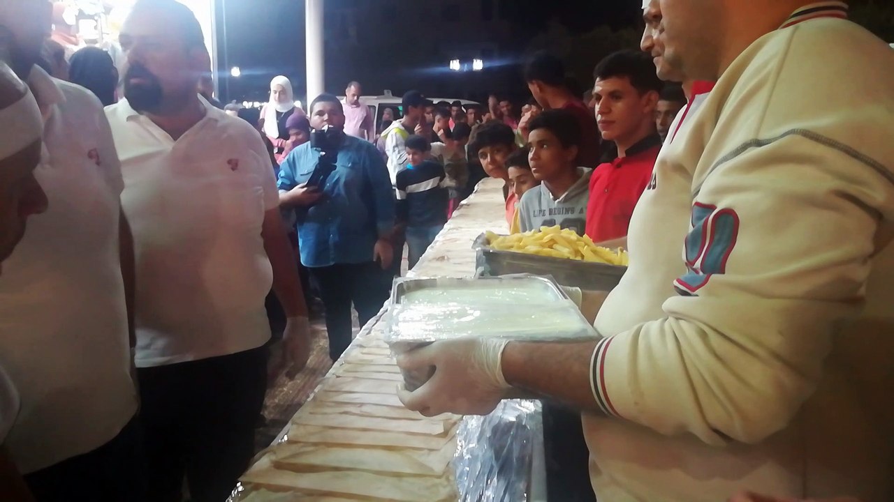 Chefs Ready For Longest Shawerma Sandwich With Ingredients