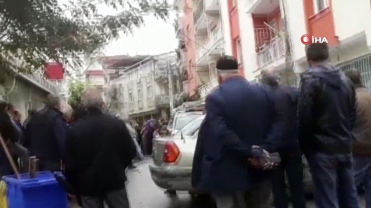 İzmir'de korkunç cinayet: Karısını baltayla öldürüp daha sonra kendini polise ihbar etti