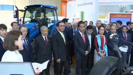 문 대통령 "혁신에 국경 없어...스타트업 국가 간 협력 필수" / YTN