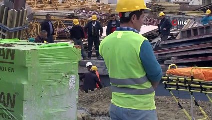 İnşaattan düşen işçiye demir saplandı