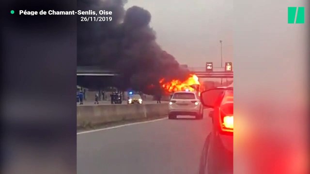 Dans l'Oise, un camion percute un péage après une course-poursuite et prend feu