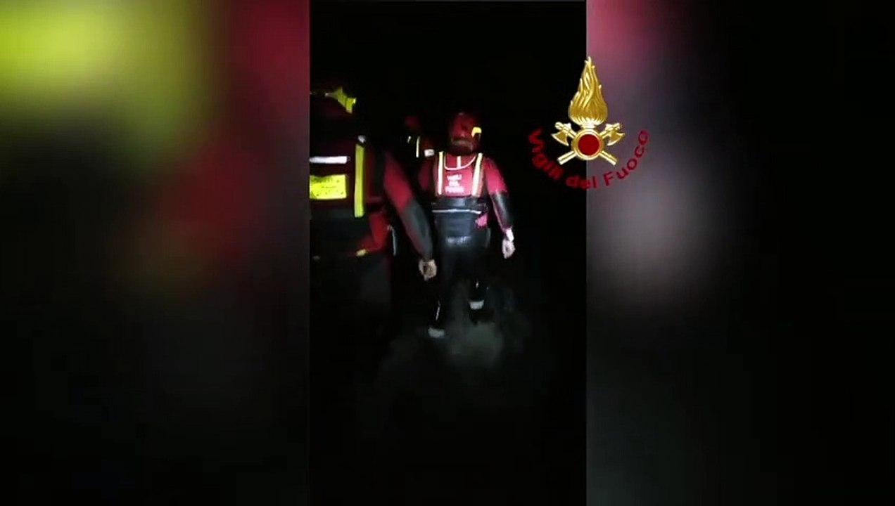 Pavia - Esonda il Ticino, soccorsi residenti a Borgo Ticino (25.11.19)