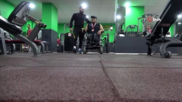 Engeline ona engel olamadı, başladığı halterde Bronz madalya kazandı