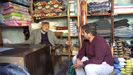 Asırlık çınar, 61 yıldır işinden geri kalmıyor