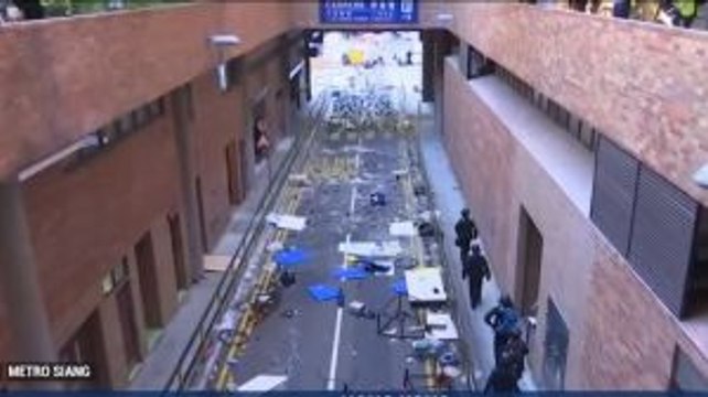 Unjuk Rasa Mereda, Polisi Menyisir Area Kampus di Hong Kong