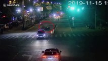'Drunk' motorist driving in wrong direction crashes into four vehicles on busy road in China
