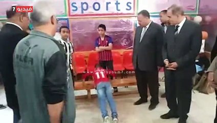 محافظ أسيوط يتفقد مدرسة أبوجبل الابتدائية بديروط ويقرر تكريم المتميزين