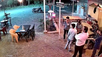 इंदौर के पास ढाबे में मारपीट, CCTV में वीडियो कैद